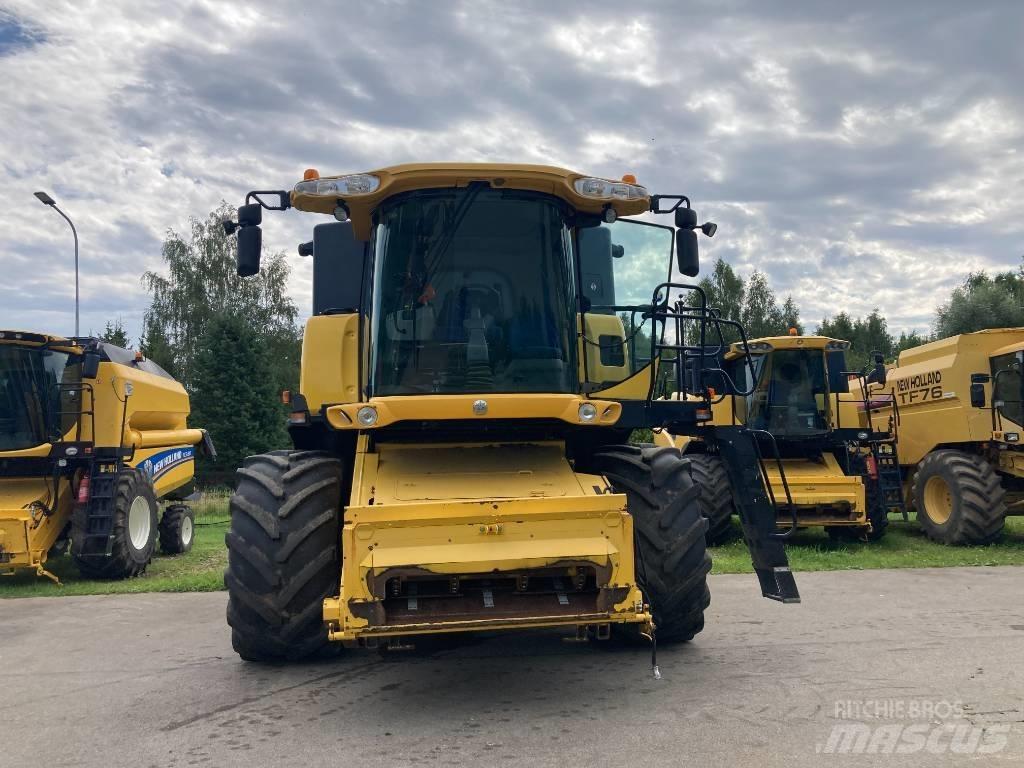 New Holland CX 8070 Skördetröskor