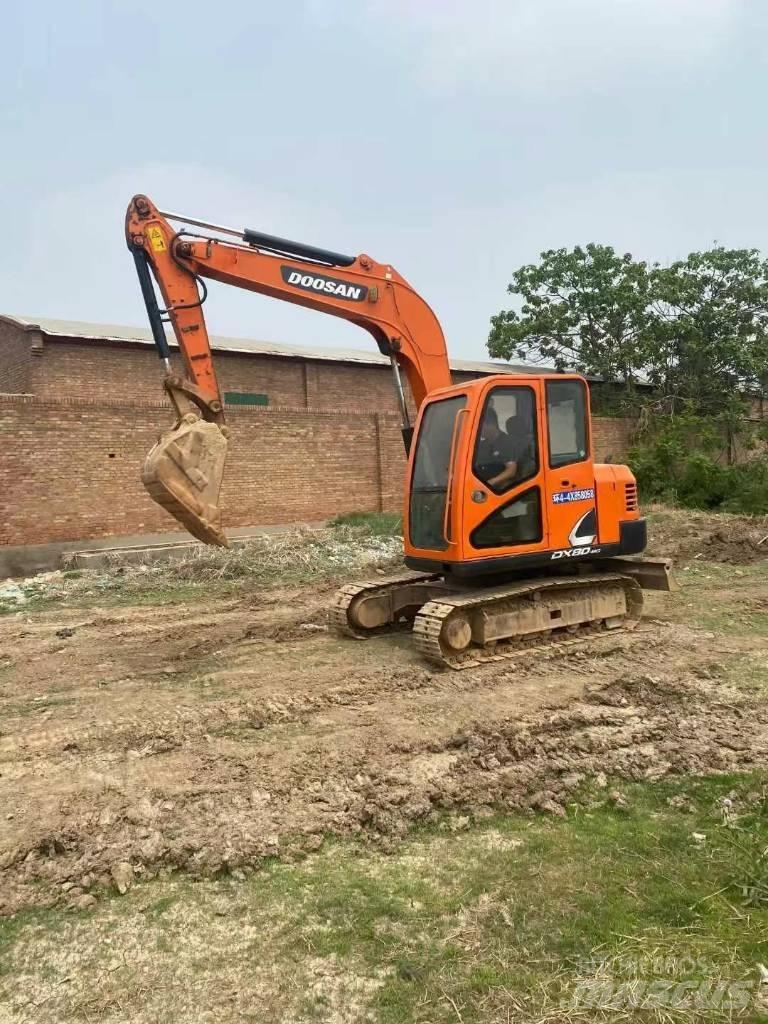 Doosan DX 80 Midigrävmaskiner 7t - 12t