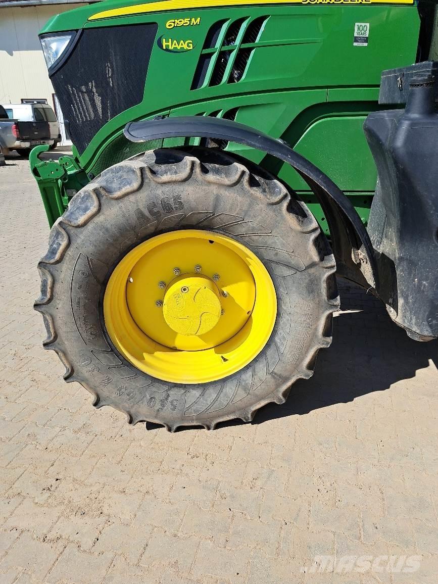 John Deere 6195M Traktorer