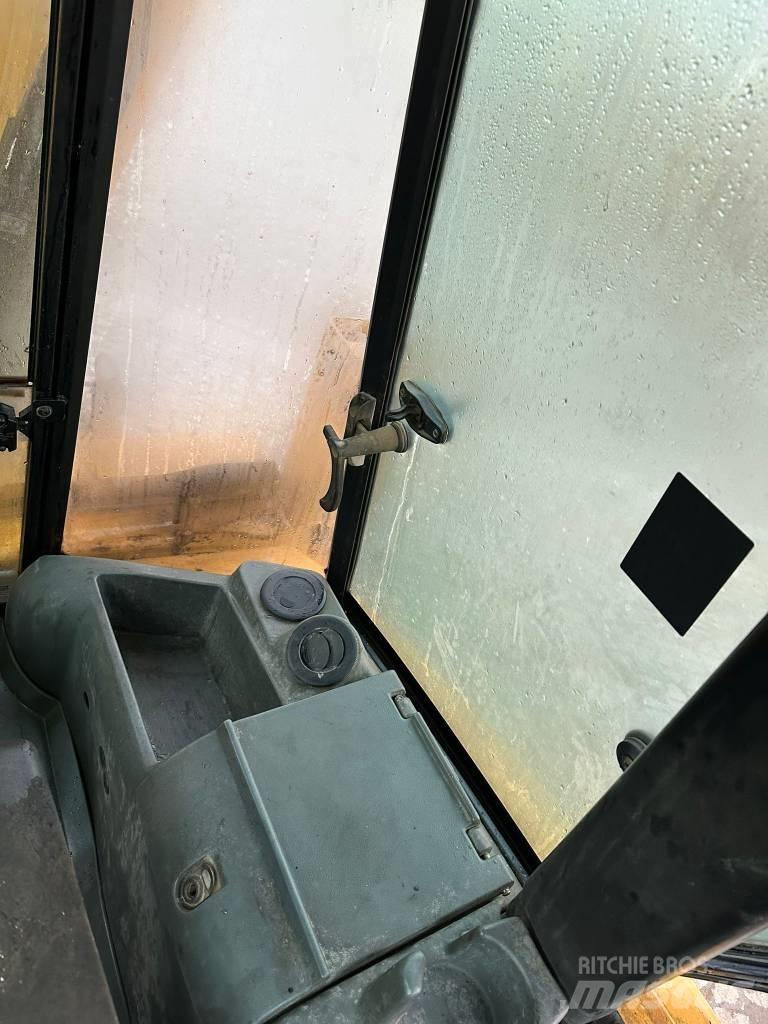 CAT 428D Grävlastare