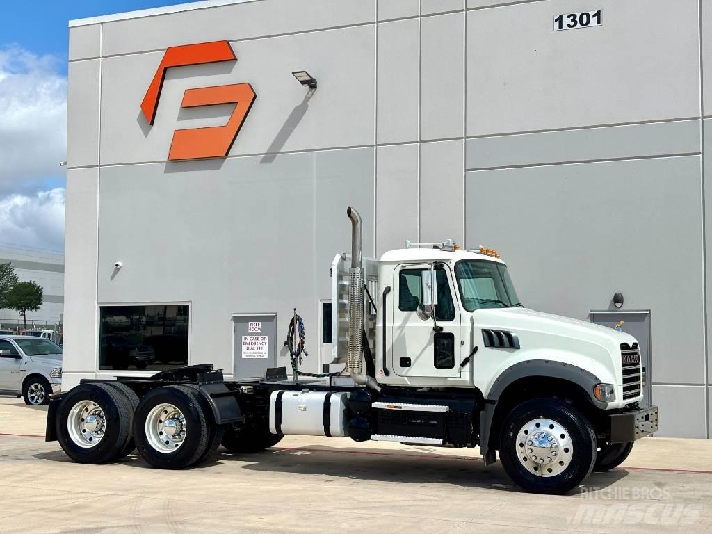 Mack Granite Dragbilar