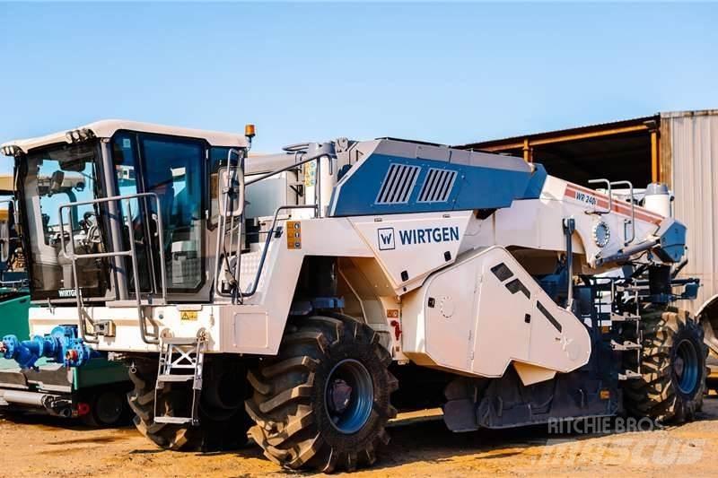 Wirtgen WR240 Övriga bilar