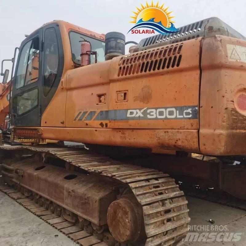 Doosan DX 300 LC Bandgrävare