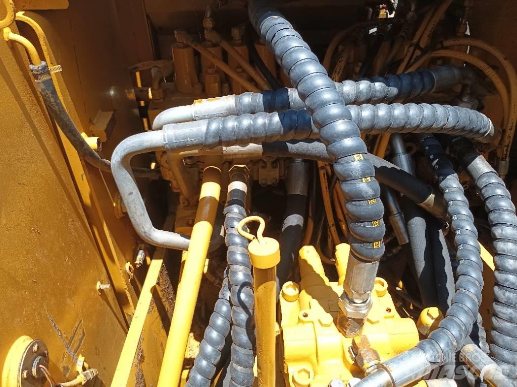 CAT 320 D2 Bandgrävare
