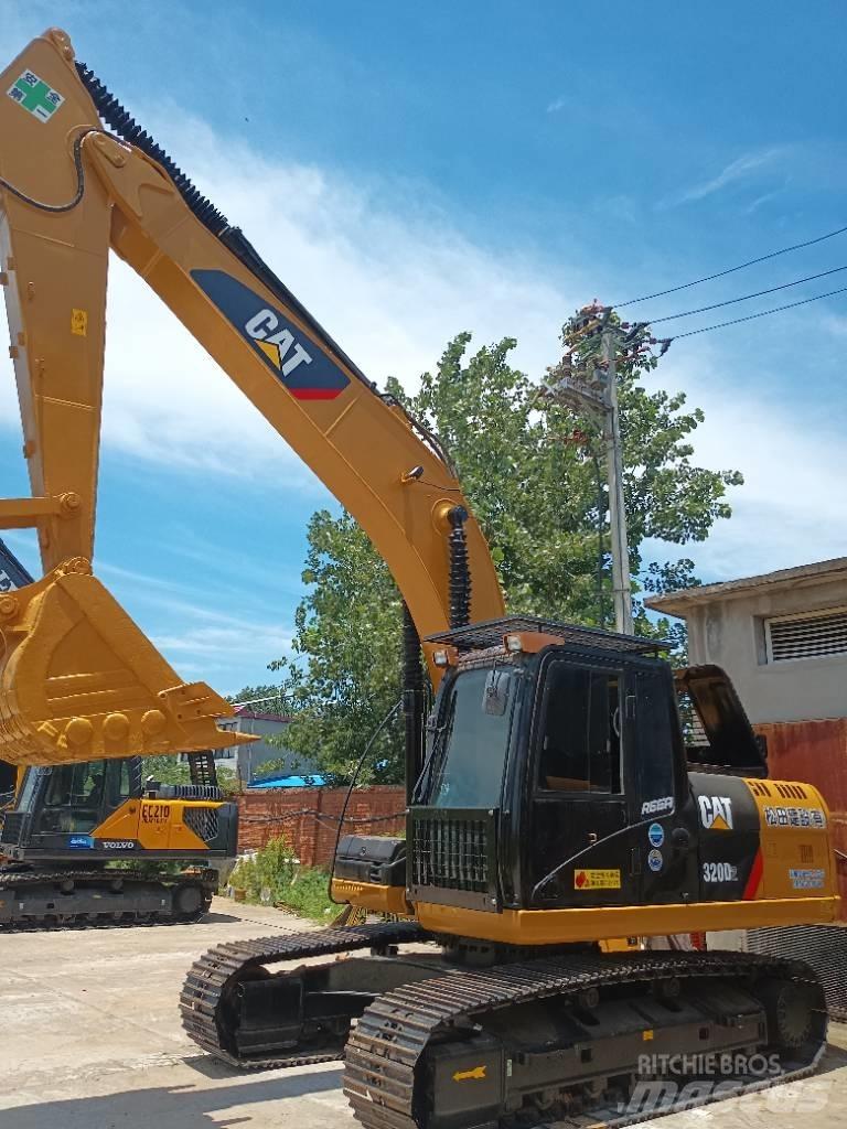 CAT 320 D2 Bandgrävare