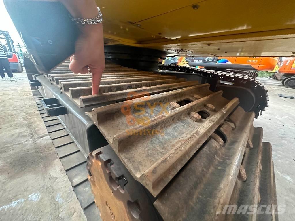 Komatsu PC 220-8 Bandgrävare