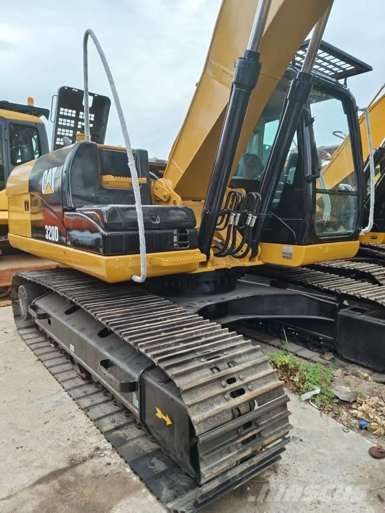 CAT 320 D Bandgrävare