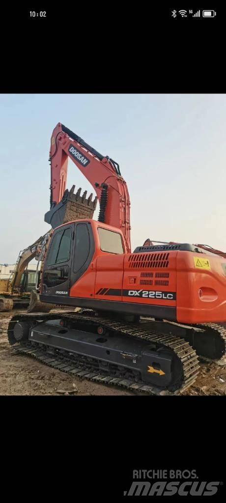 Doosan DX 220 Bandgrävare