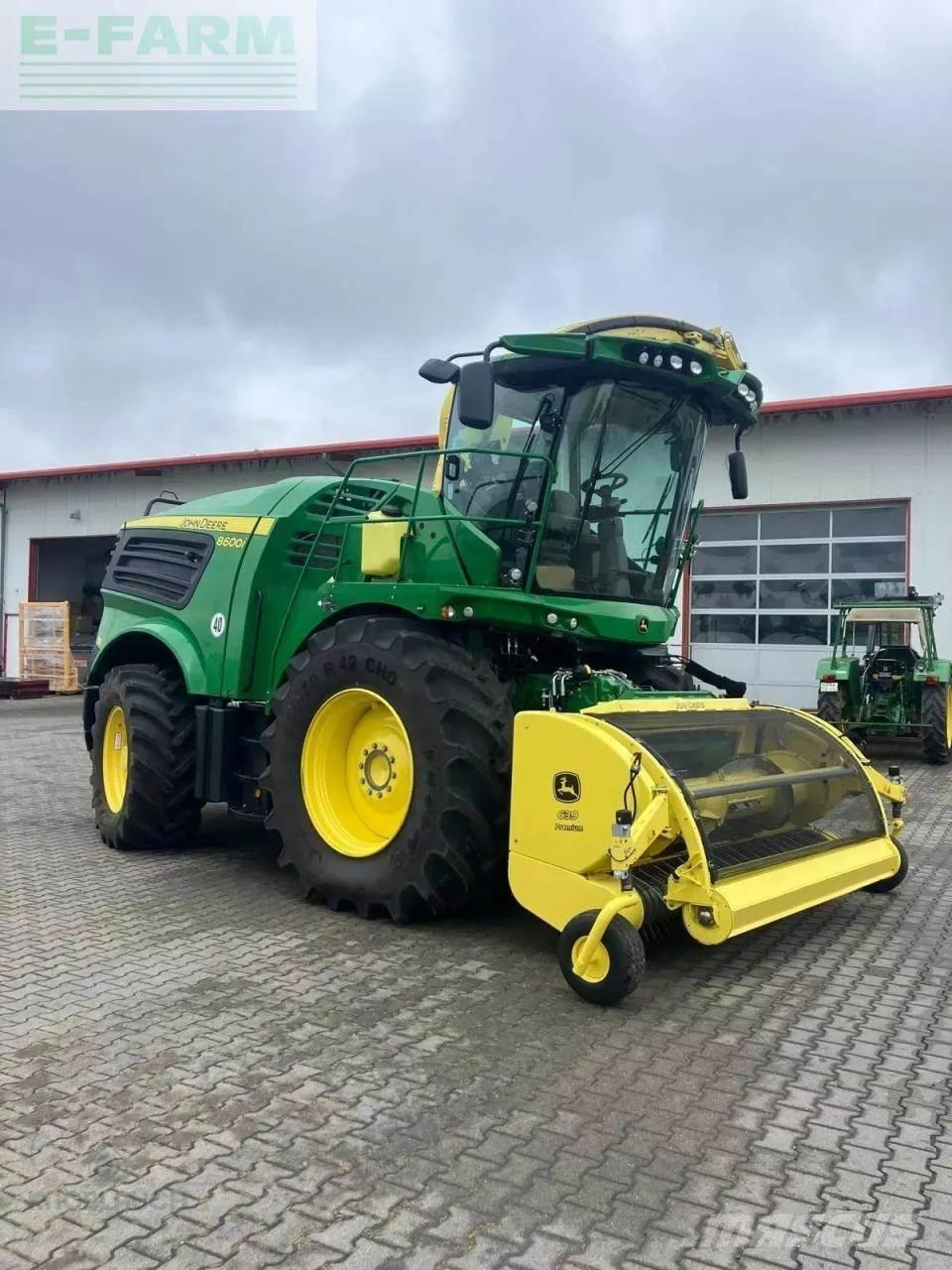 John Deere 8600i Självgående fälthackar