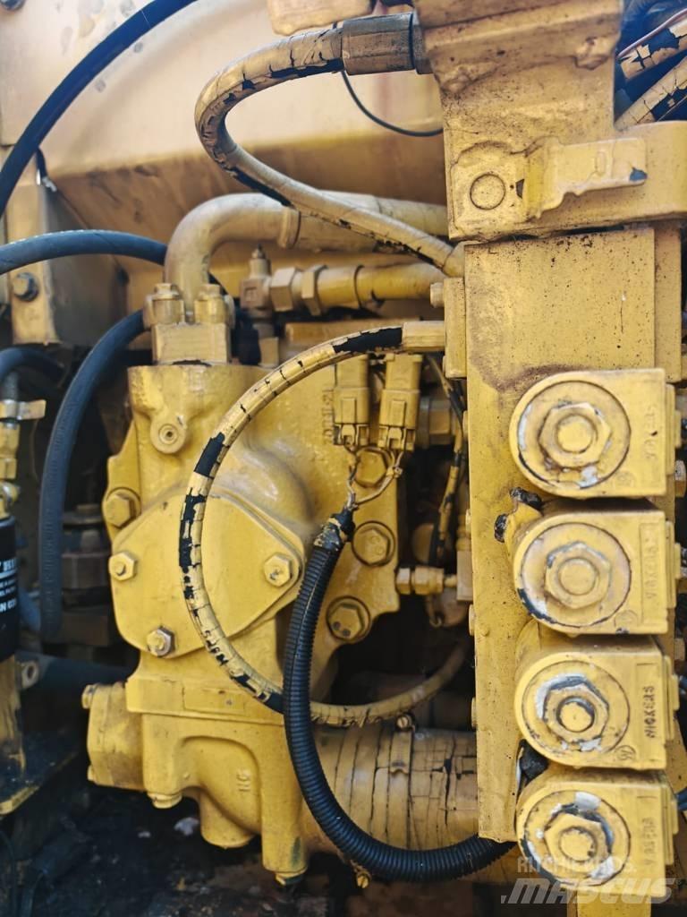 Komatsu PW 130ES-6K Hjulgrävare