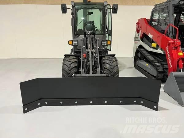  cp skrabeblad Kompakttraktor-tillbehör