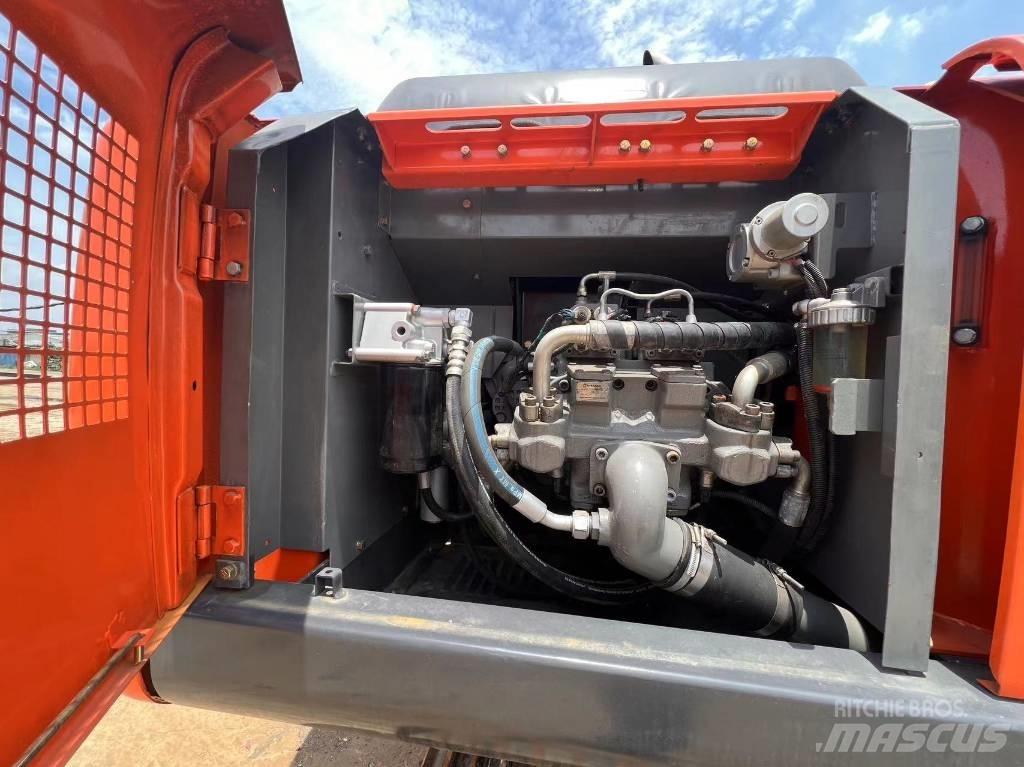 Hitachi ZX 200-6 Bandgrävare