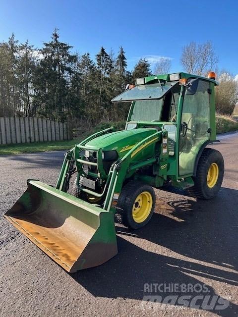 John Deere 2720 Kompakttraktorer