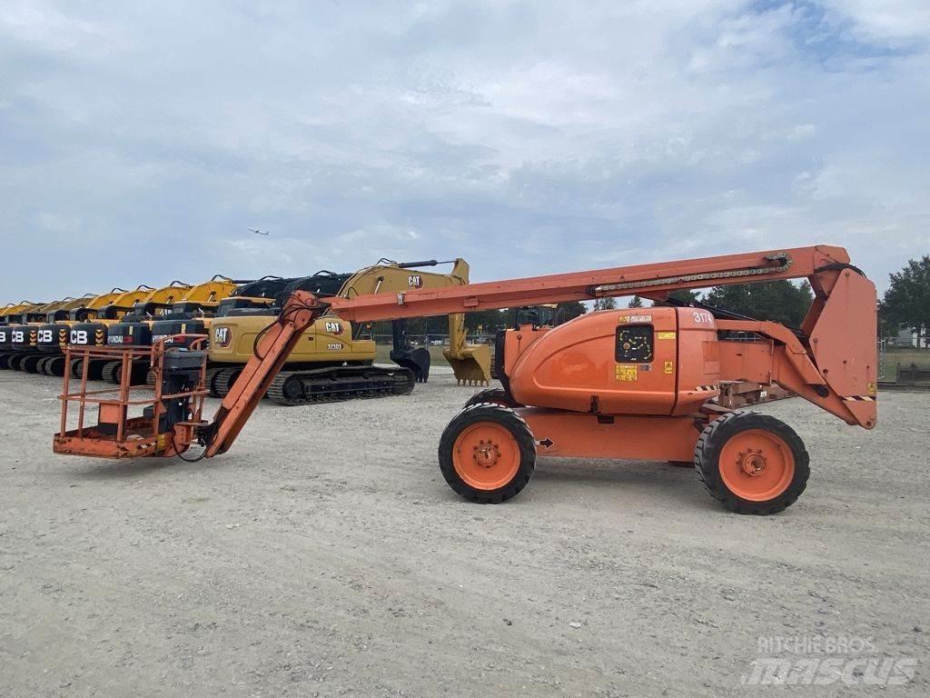 JLG 600AJ Bomliftar