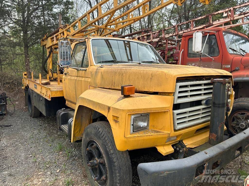 Ford F 700 Flakbilar