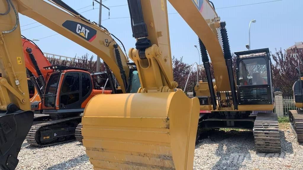 CAT 329 D L Bandgrävare