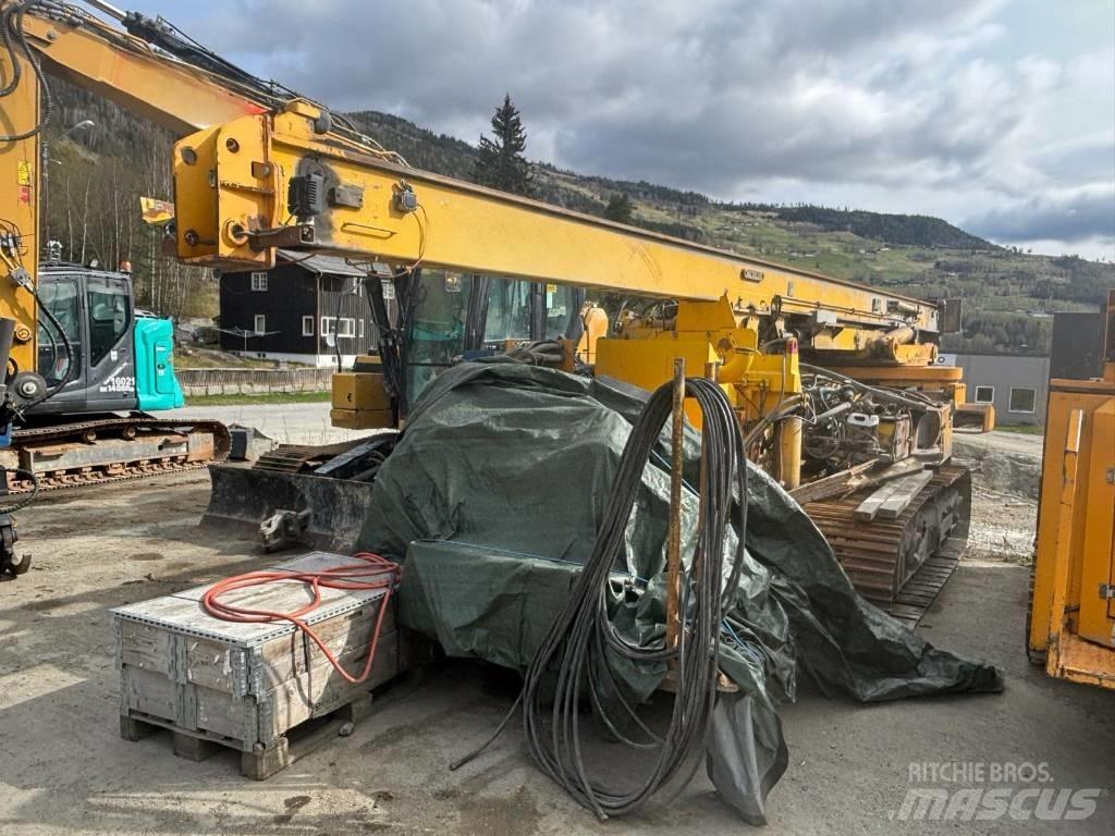 Klemm KR 807 - 5 Pålningsriggar