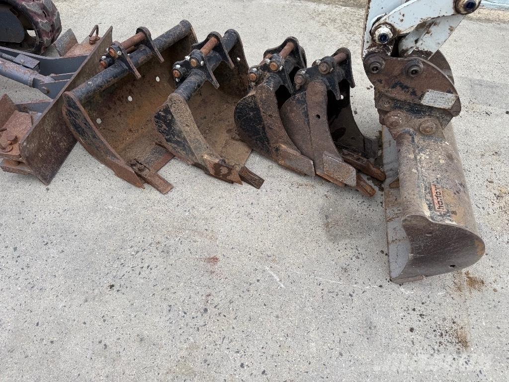 Takeuchi TB 210 Minigrävare < 7t