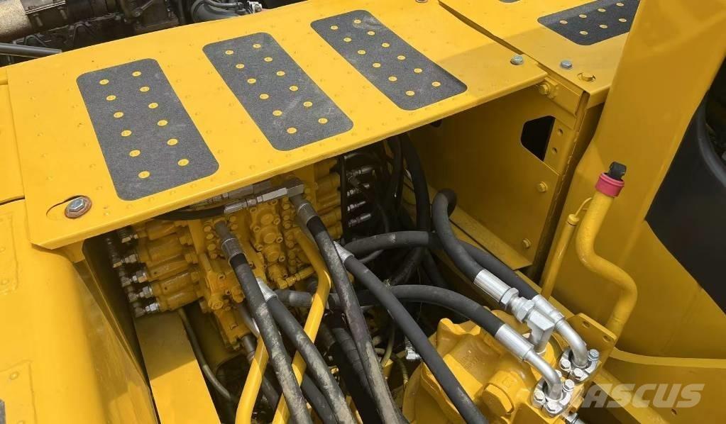 Komatsu PC200-7 Bandgrävare
