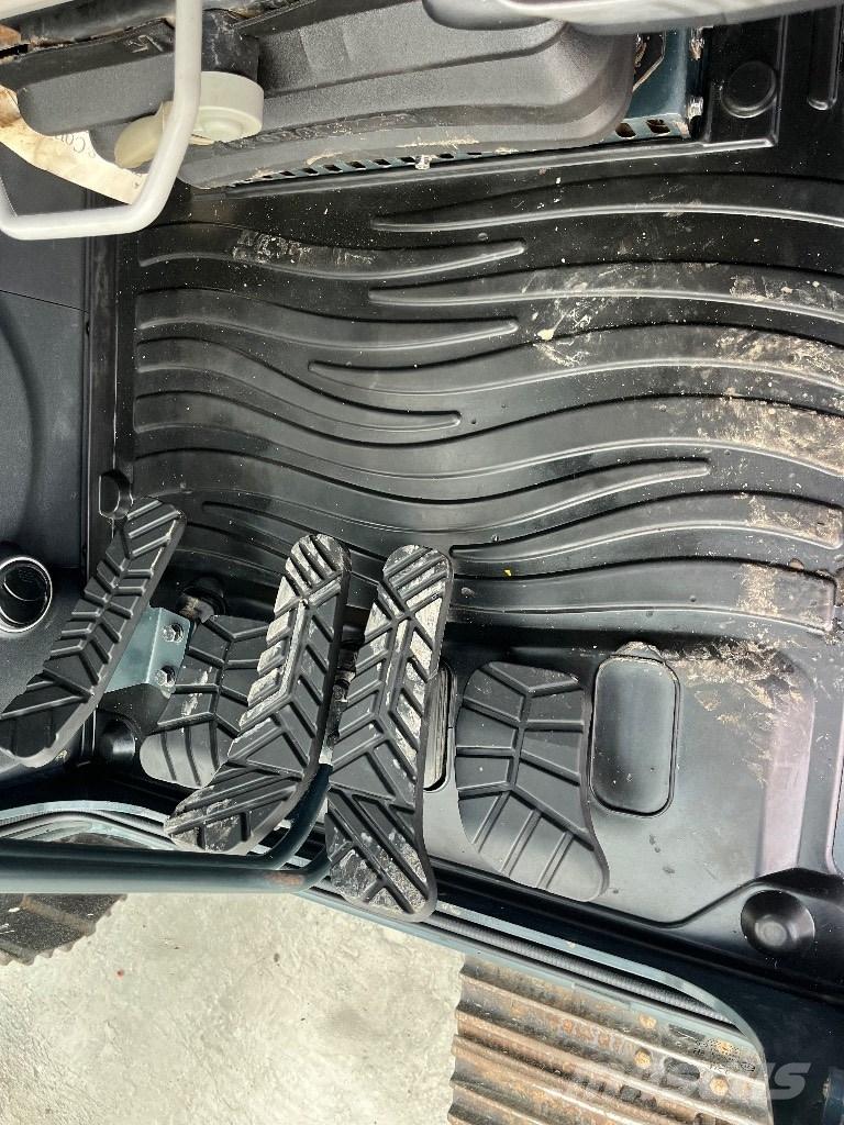 Hyundai HX140L Bandgrävare