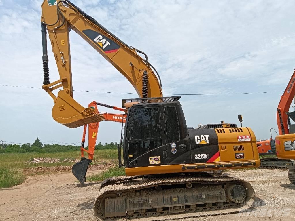 CAT 320D2 Midigrävmaskiner 7t - 12t