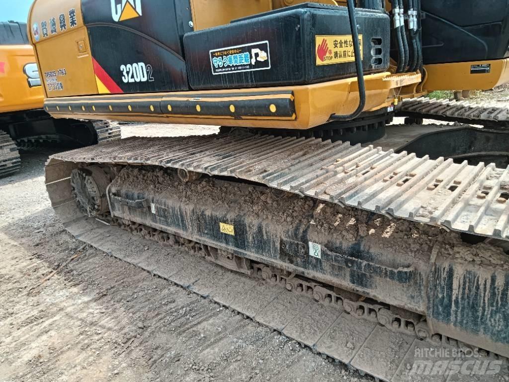 CAT 320D2 Midigrävmaskiner 7t - 12t