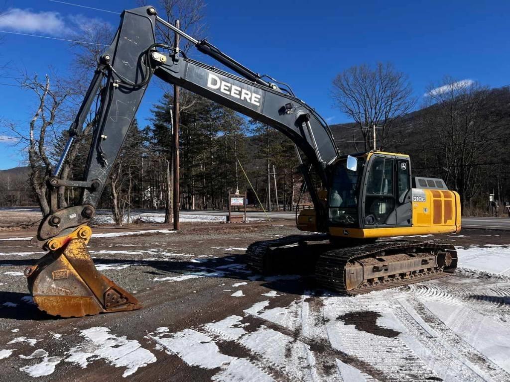 DEERE 210G LC Bandgrävare