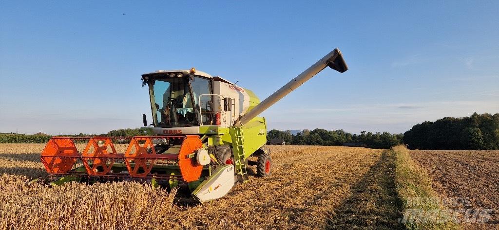 CLAAS Avero 240 Skördetröskor