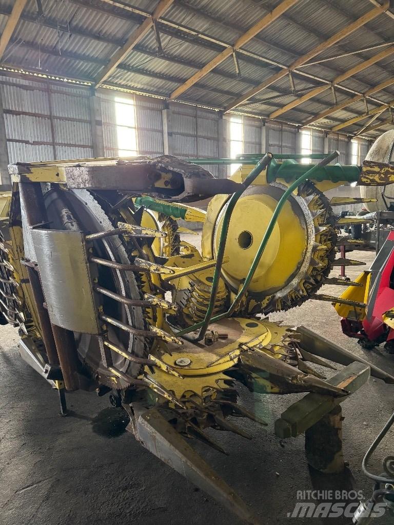 John Deere 7250 Fälthackar