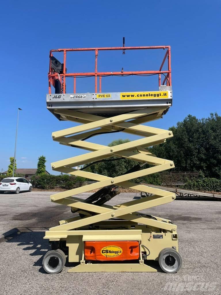 JLG 3246 ES Saxliftar
