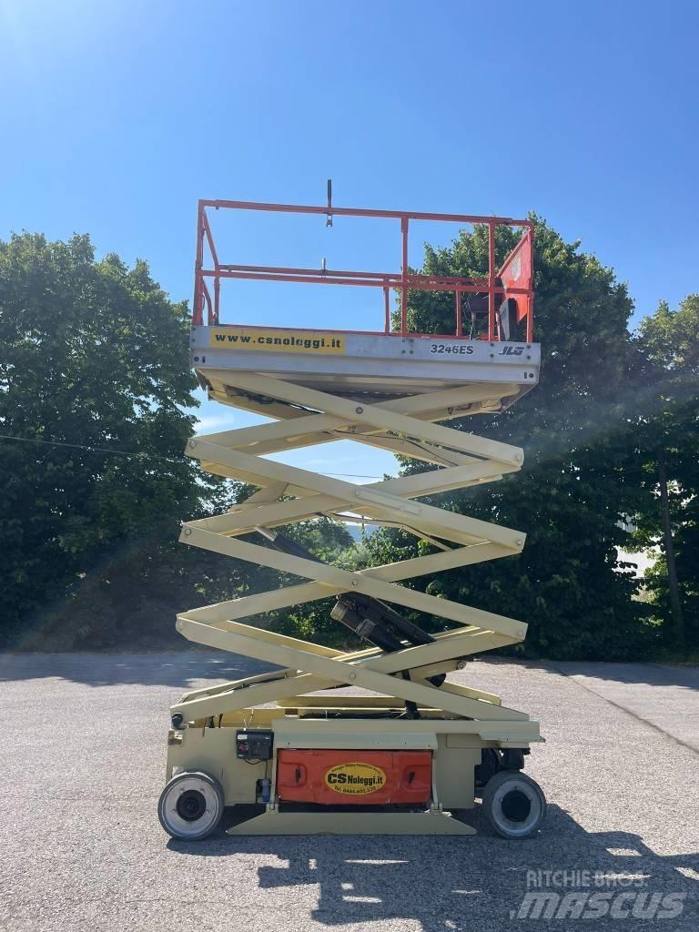 JLG 3246 ES Saxliftar