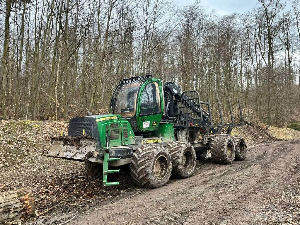 John Deere 1210 E Skotare