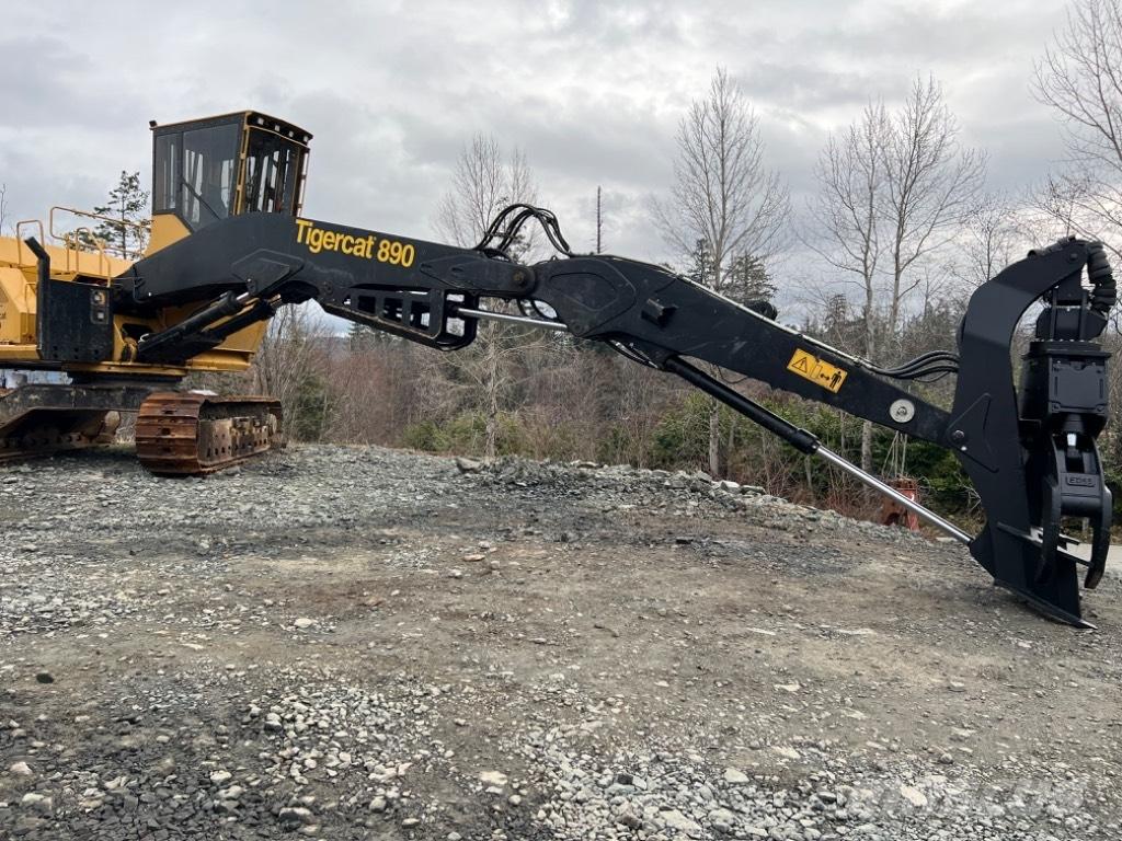 Tigercat 890 Terminal Lastare