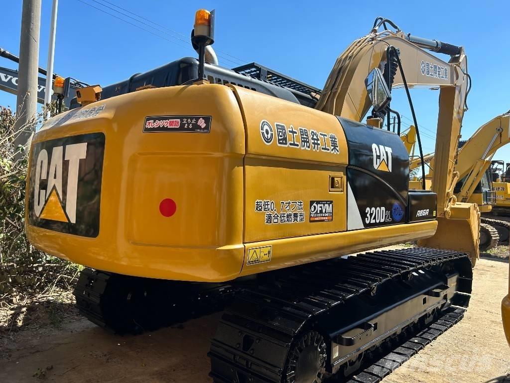 CAT 320D2L Bandgrävare