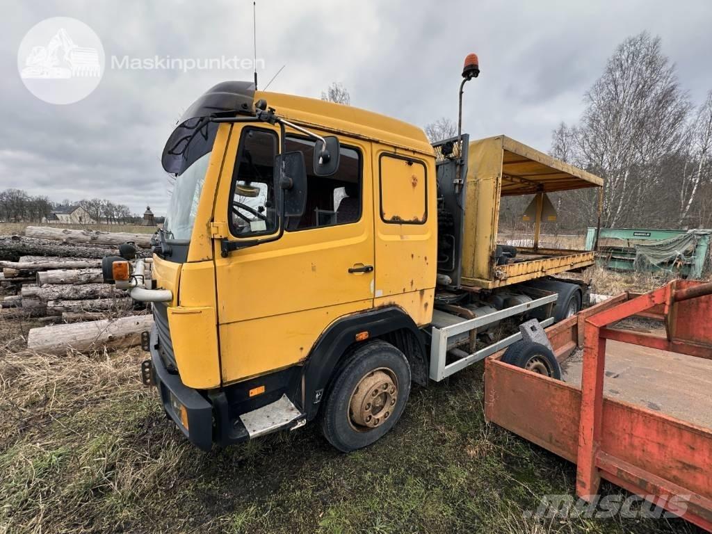 Mercedes-Benz 1117 L Lastväxlare/Krokbilar