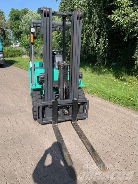 Mitsubishi FD25NT Dieselmotviktstruckar
