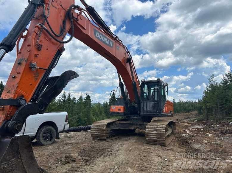 Doosan DX 350 LC Bandgrävare