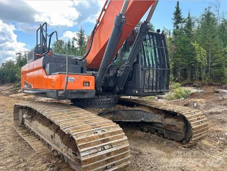 Doosan DX 350 LC Bandgrävare