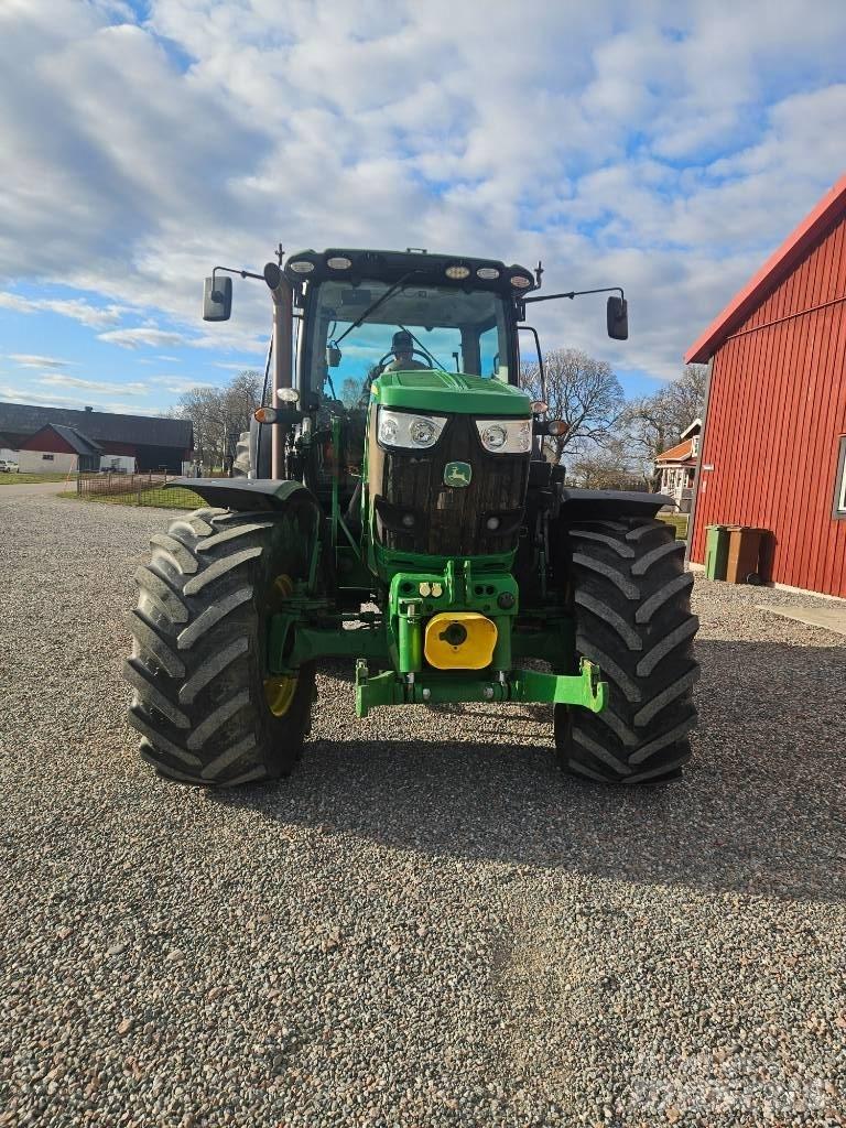 John Deere 6210 R Traktorer