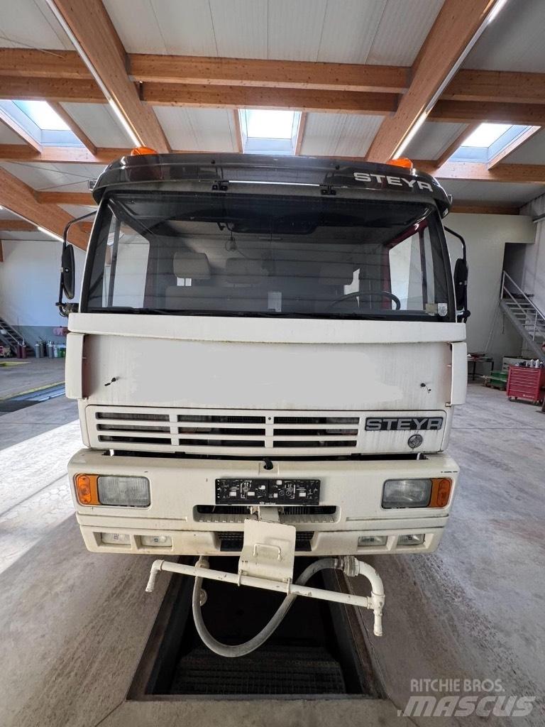 Steyr 13S21 Brandbilar