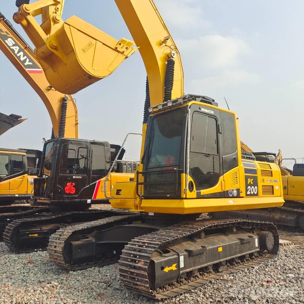 Komatsu PC 200-8 Bandgrävare