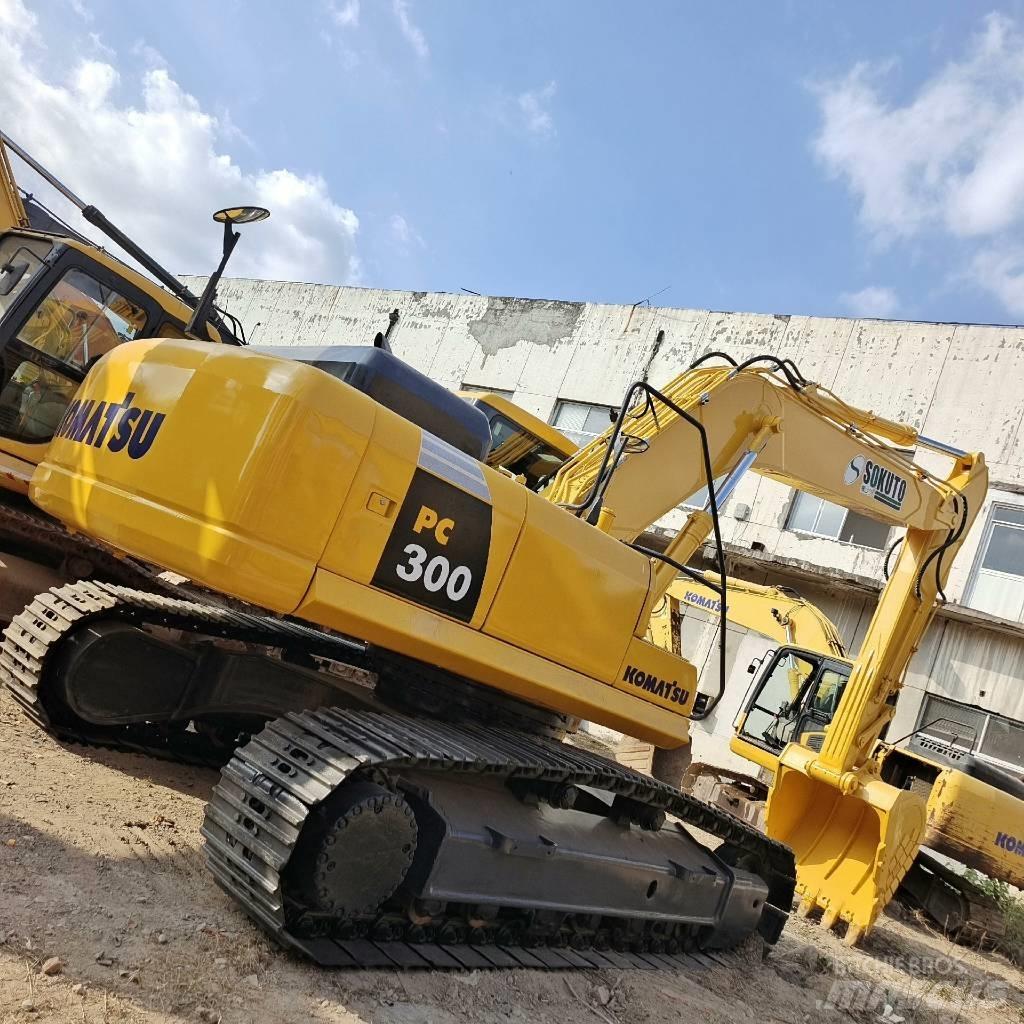 Komatsu PC300 Bandgrävare