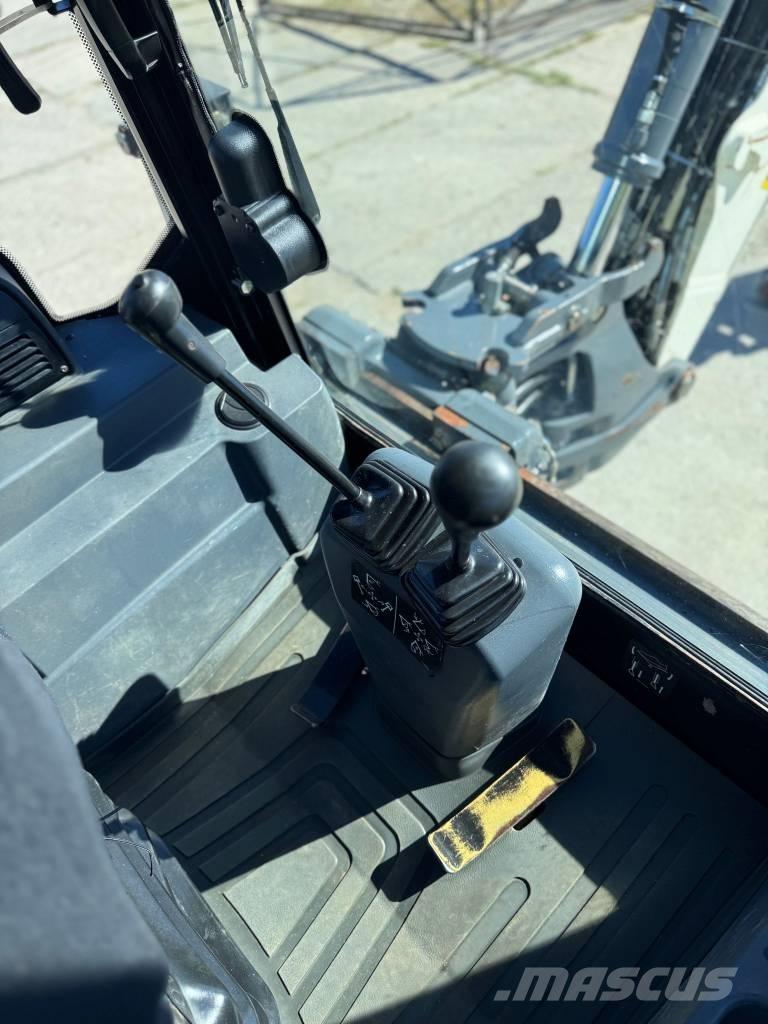 Terex TLB 890 Grävlastare