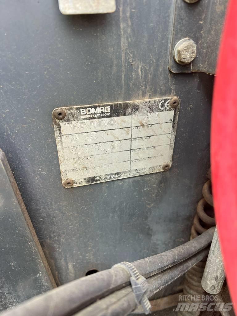 Bomag BF 223 C Asfaltsläggningsmaskiner