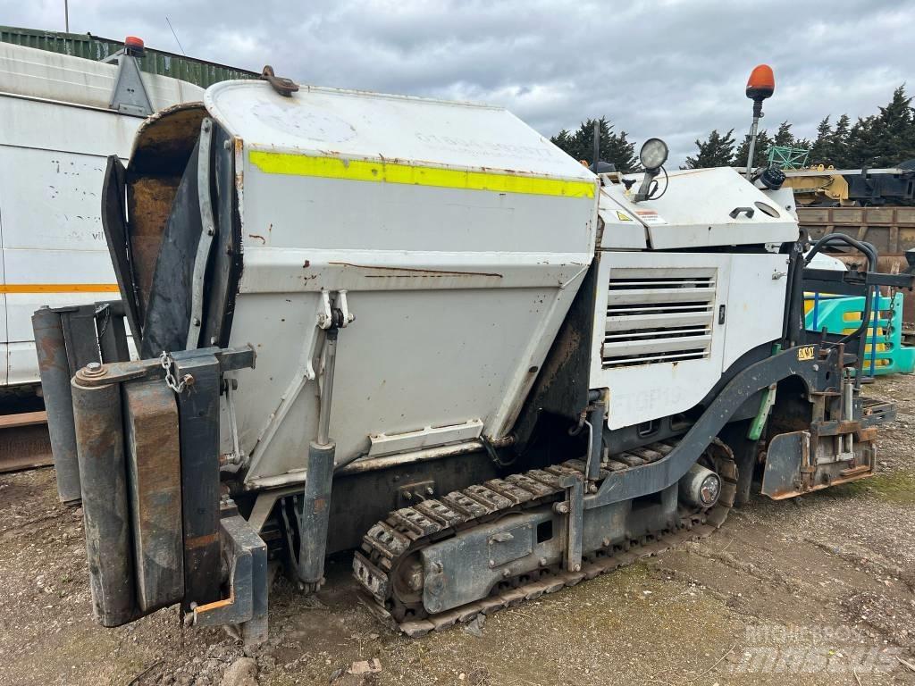 Bomag BF 223 C Asfaltsläggningsmaskiner