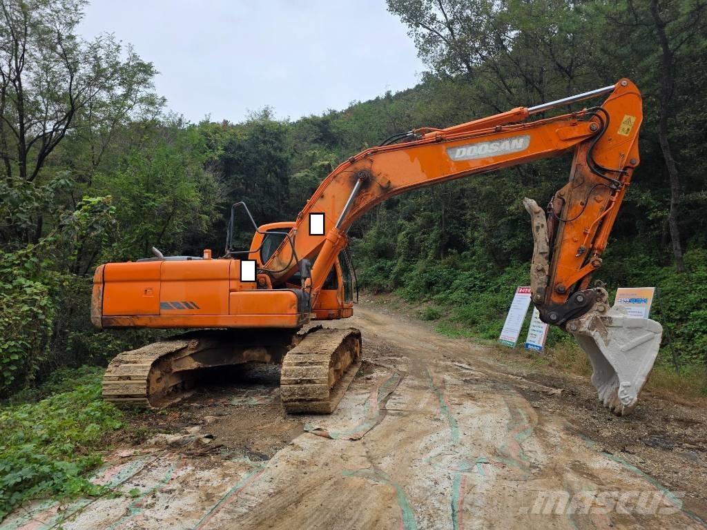Doosan DX 220 LCA Bandgrävare
