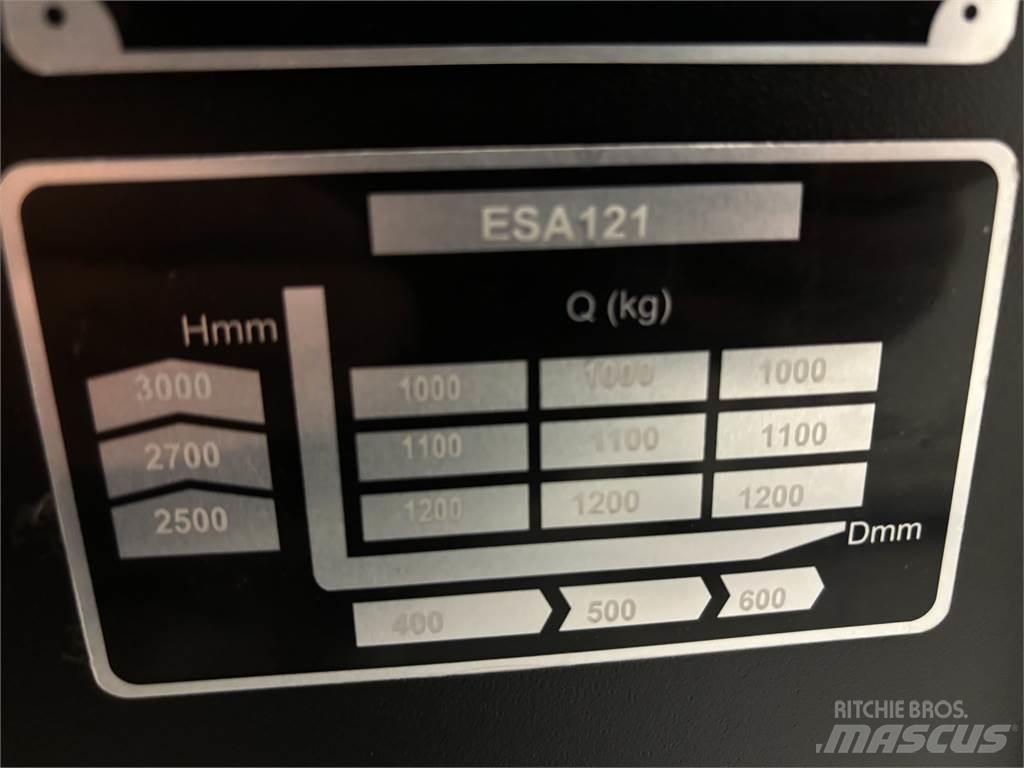  ESA 121 Staplare-led