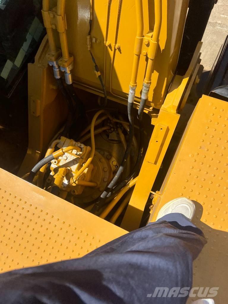 CAT 325D Bandgrävare