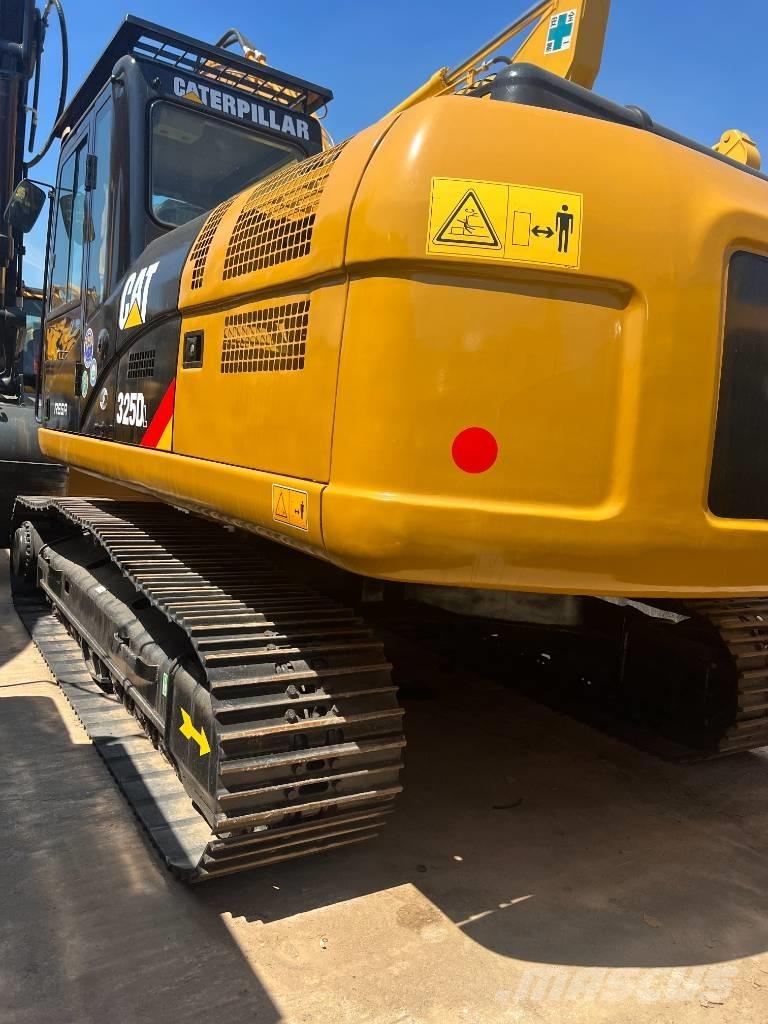 CAT 325D Bandgrävare