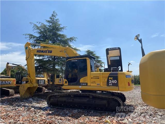 Komatsu PC240-8 Bandgrävare
